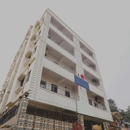 Super Oyo Capital O 78105 Hotel Figtree Premier Патна Экстерьер фото